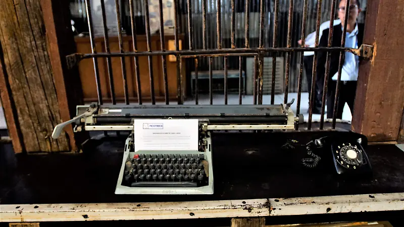 Hasta-viejas-máquinas-de-escribir